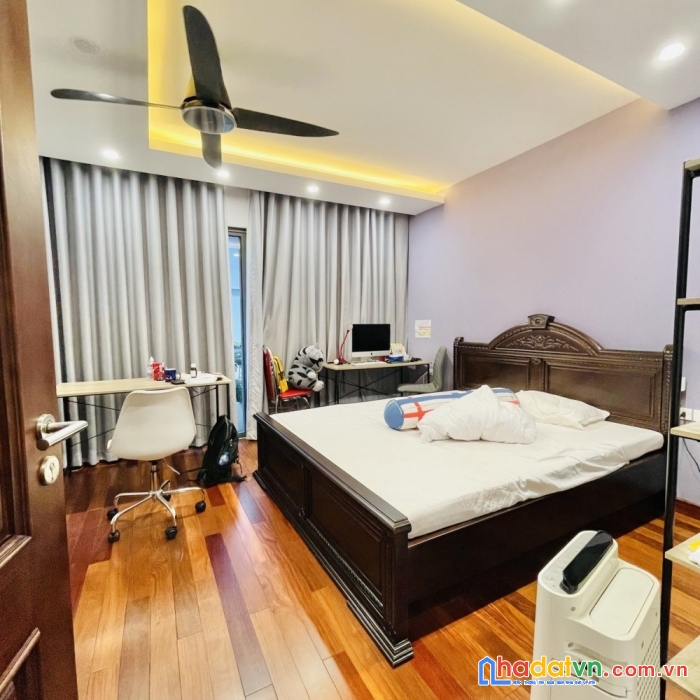 Bán nhà gấp mặt phố phan đình phùng 100m2, 3 tầng, mt 4m, giá 34,6 tỷ.