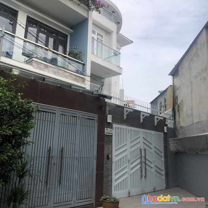 Chính chủ bán nhà lô góc 2 mặt tiền bà triệu - tt hóc môn 6.75m x 17.2m chỉ 12 tỷ 5