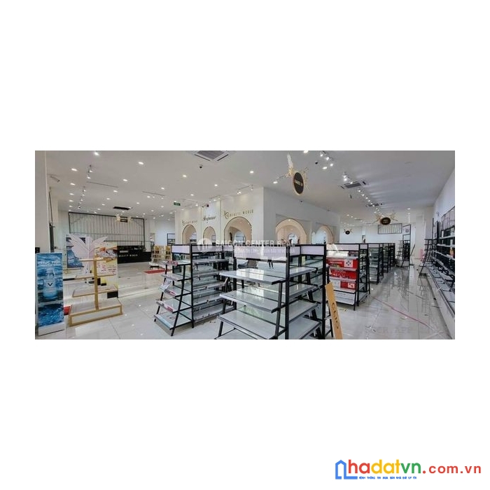 Hot! cho thuê nhà 8x22m mt phan đăng lưu pn trống suốt giá 80 triệu