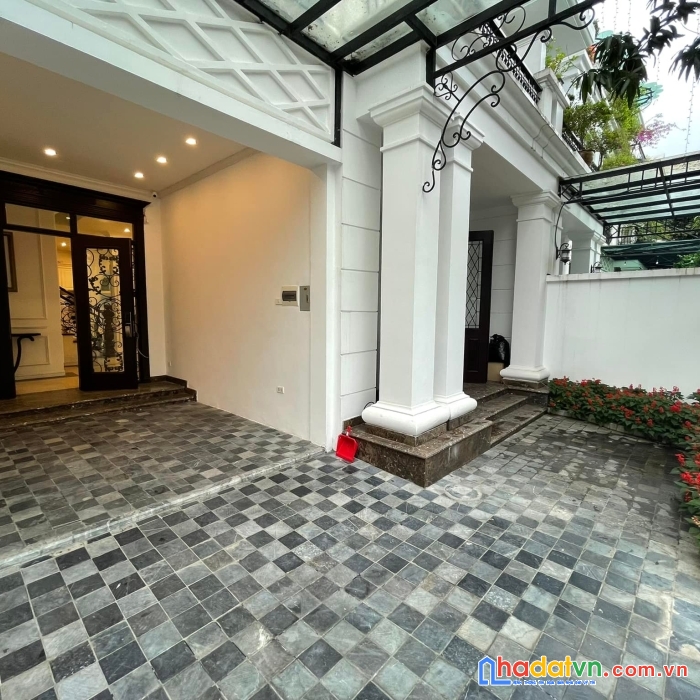 Bán gấp biệt thự vinhomes riverside nội thấy luxury 155 m2 giá 36,5 tỷ