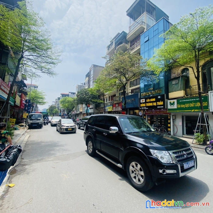 Chính chủ bán nhà cấp 4 mặt phố khâm thiên 92m2. vỉa hè rộng,vị trí kinh doanh cực đẹp giá 22.3 tỷ