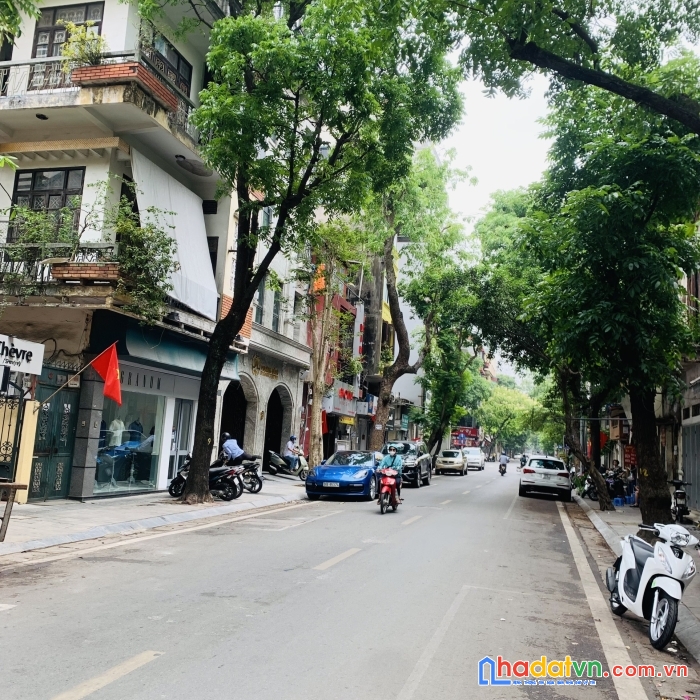 Chính chủ bán nhà mặt phố hàng da 38m2x 4 tầng.vị trí kd đắc địa, sát ngã tư hàng bông giá 27 tỷ
