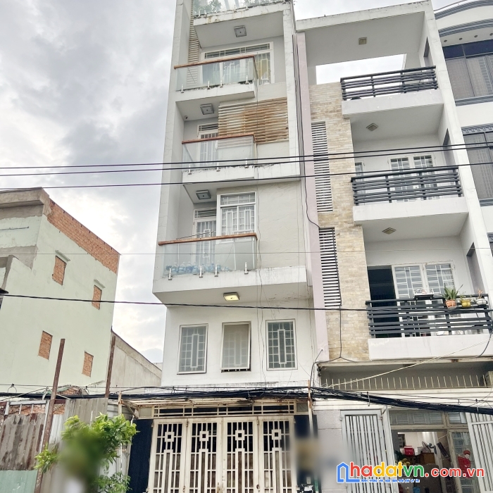 Bán nhà 4 lầu vị trí đẹp mặt tiền đường hồ thành biên p.4 quận 8