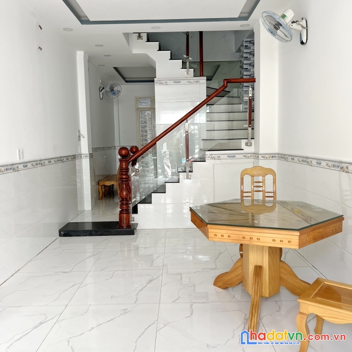 Bán nhà mới 2 lầu mặt tiền kinh doanh đường tám danh phường 4 quận 8