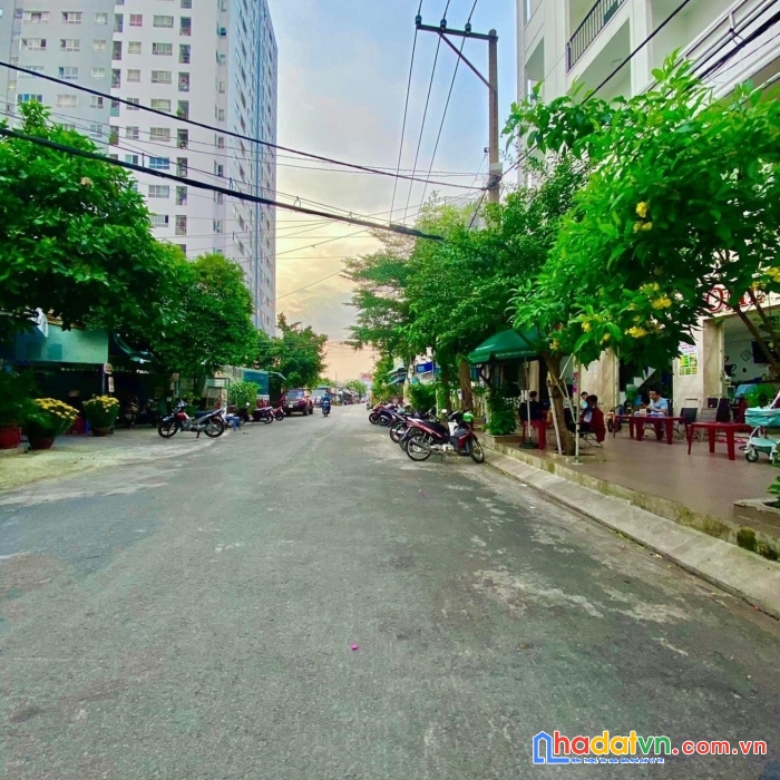 Bán gấp mt nhựa 16m thoại ngọc hầu tân phú 3 tầng 90m2 ngay ngã 4 luỹ bán bích giáp tân bình