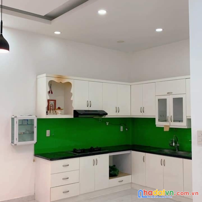 Nhà 3 tấm nhà đẹp q7 hẻm thẳng cách mặt tiền 100m.