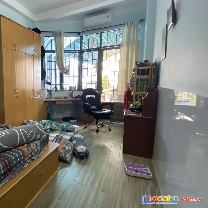 Bán gấp nhà mặt tiền cách mạng tháng tám, kt 3,2x23, văn hoài nhà phố