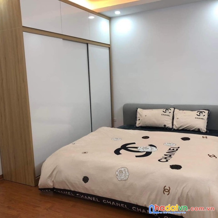 Bán nhà ngọc thụy 40m2 5t giá 4.5 tỷ. ô tô tránh, lô góc, full nội thất.