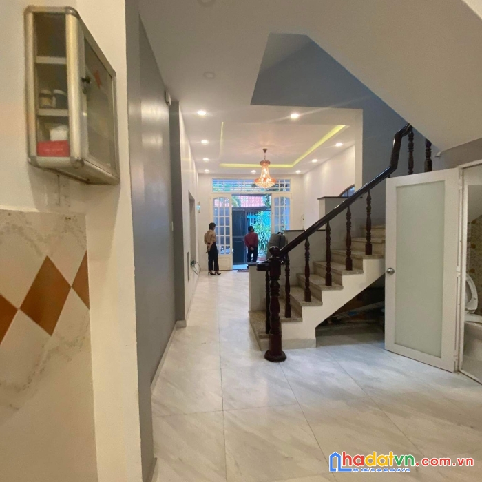 Bán nhà hẻm xe hơi q11, 10m ra mặt tiền-nhà 3 tấm ,180m2, 7x