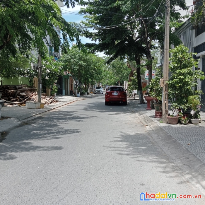 Bán nhà sơn trà. 92m2, 2lầu, đường qh 10.5m sát cầu sông hàn. giá 5 tỷ