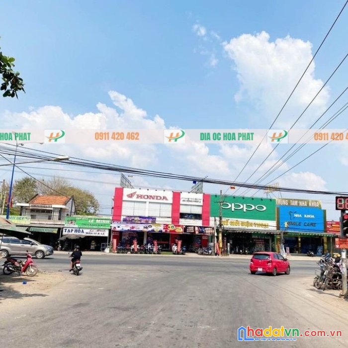 Bán đất đối diện chợ giá 690 triệu đường 42m dân cư đông