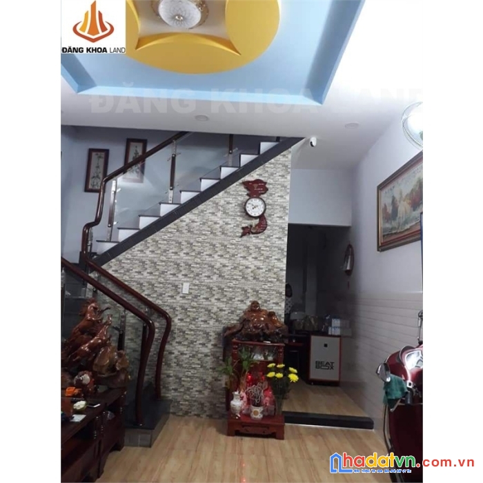 3.2 tỷ - nhà 1 trệt 1 lầu dt 46m2 ngang4.5m x dài 9.7m đường số 10 linh xuân