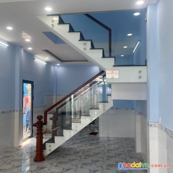 Bán nhà giá cực tốt - hxh - dtsd 98m2 - khu hòa bình tân phú - giá chỉ 4ty65