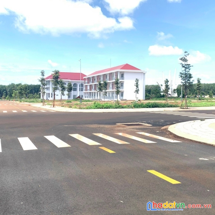 Nhà phố mặt tiền đường hà huy tập_ gía đầu tư bằng 1 căn nhà hẻm