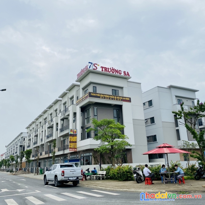 Bán nhà phố 4 tầng sát góc, gần công viên lớn siêu xinh