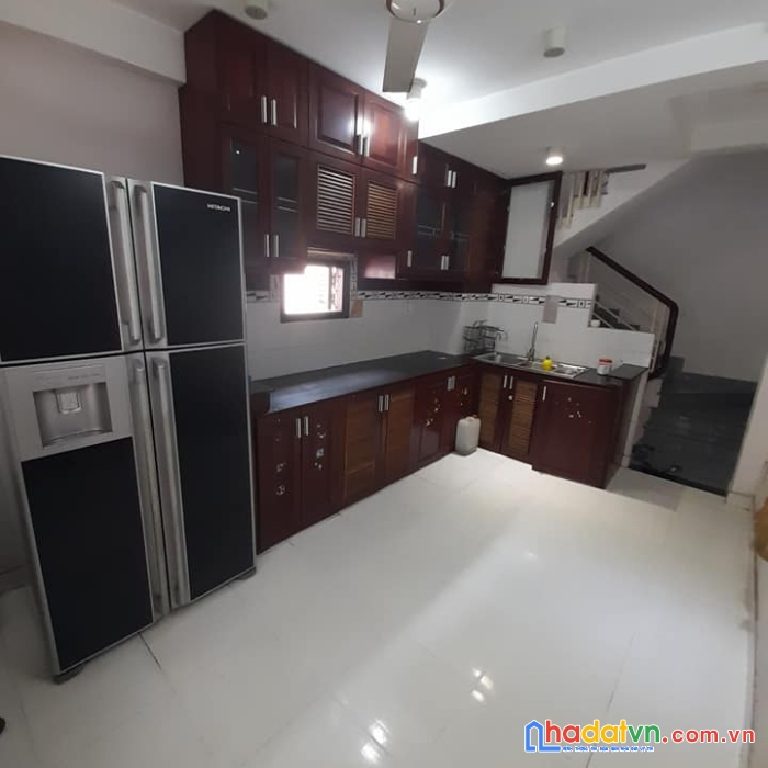 Bán nhà tặng hết nội thất, 4 tầng cmt8, dt 25m2 chỉ 3.7 tỷ