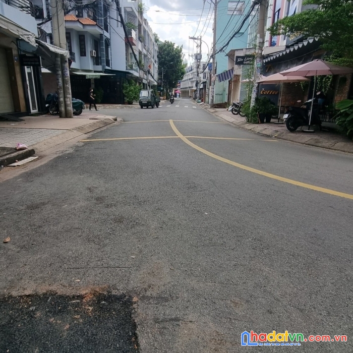 Nhà mặt tiền đường trịnh đình trọng, quận tân phú, 420m2, 57 tỷ .