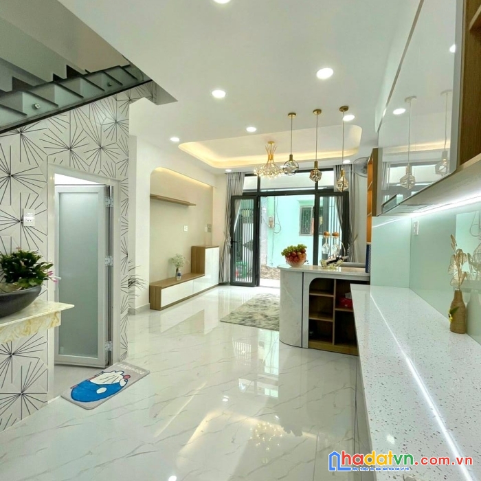 Bán nhà 3 tầng tt.hải châu, hxh, 90m2 vừa đẹp vừa rẻ, giá chỉ 4.3 tỷ