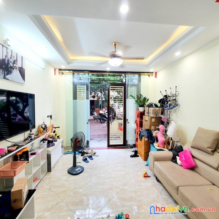Bán nhà phố hoàng mai, 45m2, 5 tầng, lô góc, ngõ ô tô. giá 4.2 tỷ