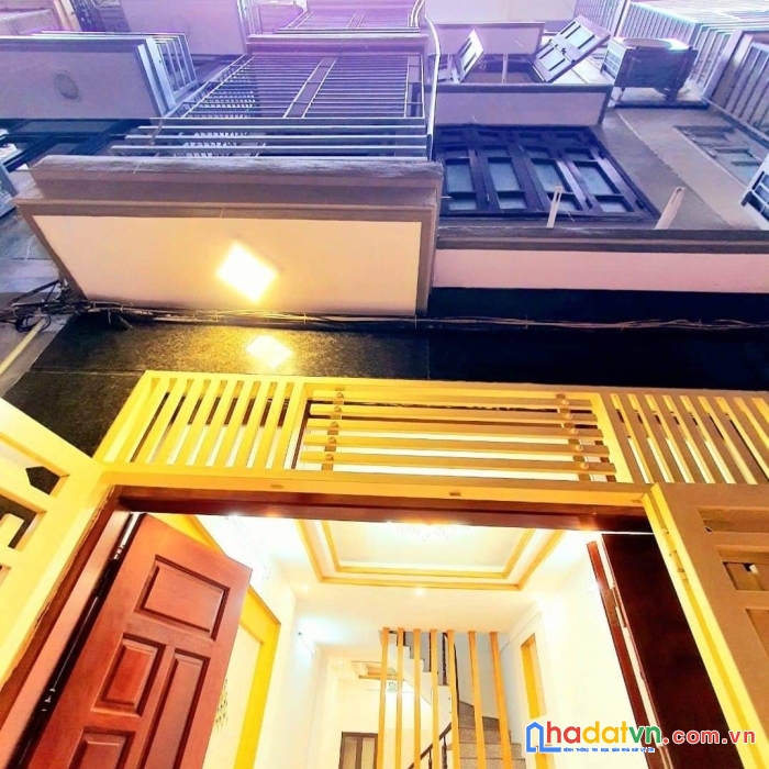 Bán nhà chính chủ đường hoàng mai cách phố chỉ 15m ngõ rộng ba gác tránh.
