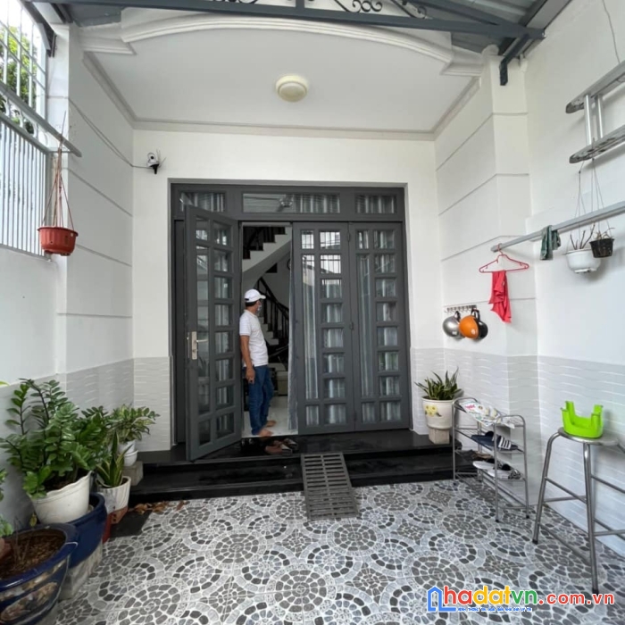 Bán nhà đẹp 2 tầng xe hơi vào nhà đường nguyên hồng 59,3m2 chỉ 6,8 tỷ