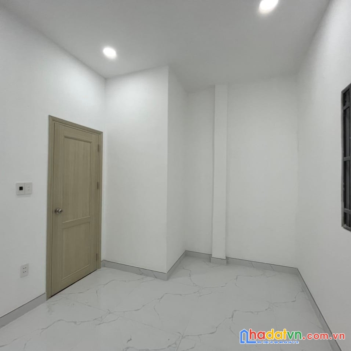 Bán nhà 2 tầng, 40m2, gần chi cục thuế quận 7. giá 4.25 tỷ