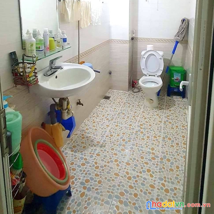 Cần bán gấp -3x tỷ nhà ngọc lâm 4tầng - mặt tiền 4m - dân xây - oto tránh - kinh doanh- tặng luôn