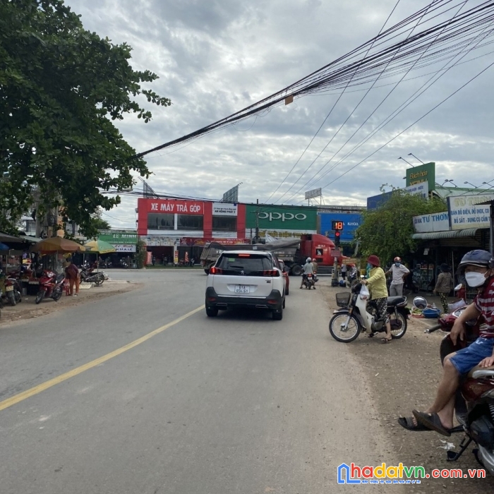 Duy nhất 3 nền cách quốc lộ 13/200 mét cần bán gấp