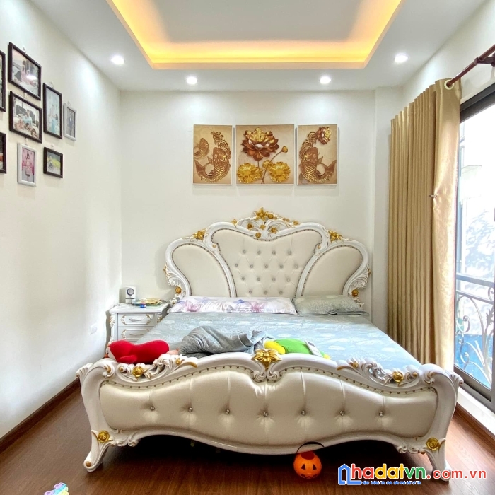 Bán nhà phân lô g mặt hồ lâm du, long biên, 55m, 4 tầng, 4.55 tỷ,ô tô(0389160730)