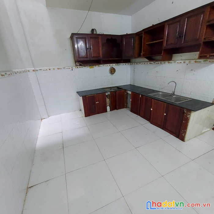 Bán nhà tân bình- sát chợ tân trụ-60m2-btct chắc chắn- nhỉnh 4 tỷ .