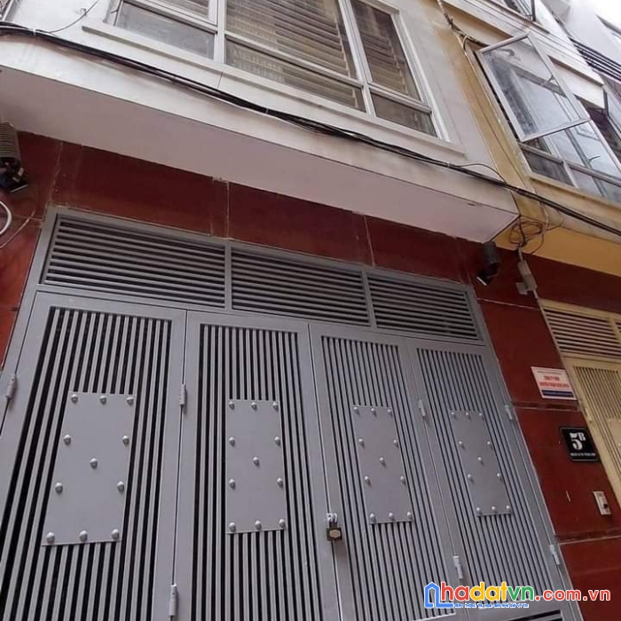 Bán gấp nhà trung kính cầu giấy. diện tích  37m2,  5 tầng. giá chỉ 4.5 tỷ