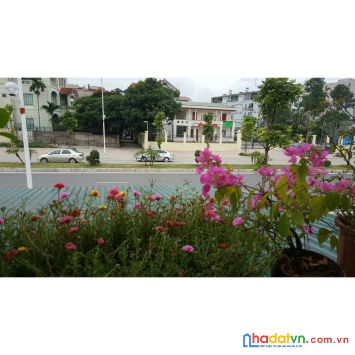 Cho thuê toàn bộ nhà và cửa hàng mặt đường hồng tiến (đường 40 m, vỉa hè 7m nối từ nguyễn văn cừ