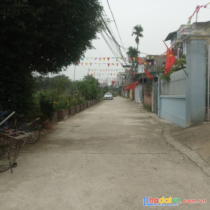 Đất bìa làng viên nội, vân nội, ô tô tránh, dt 70m2, mt 4m, giá: 2,8 tỷ (40tr/m2).