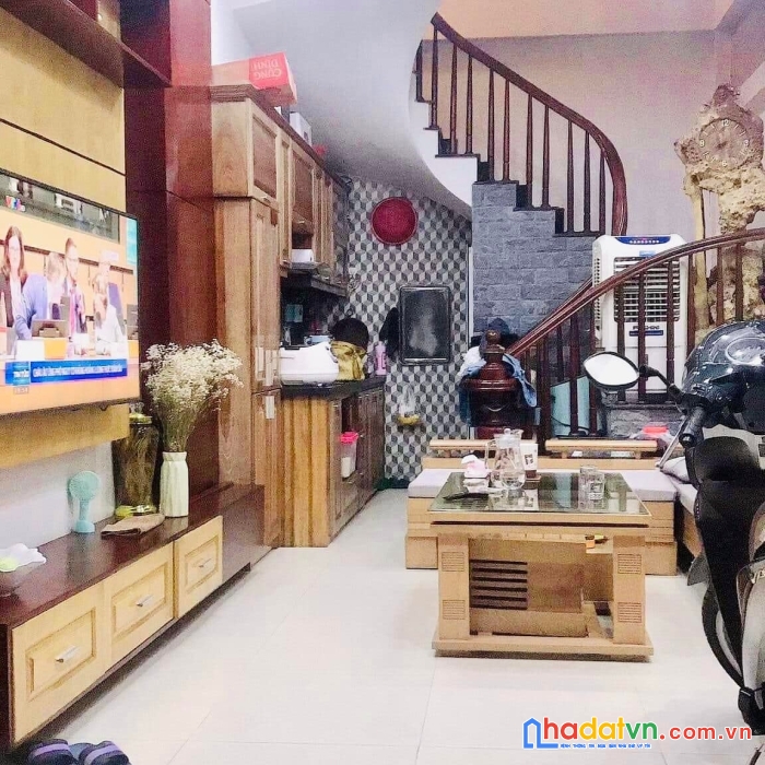 Bán nhà cầu giấy - ngõ 381 nguyễn khang - 5 tầng - gần ô tô - giá hơn 4 tỷ.