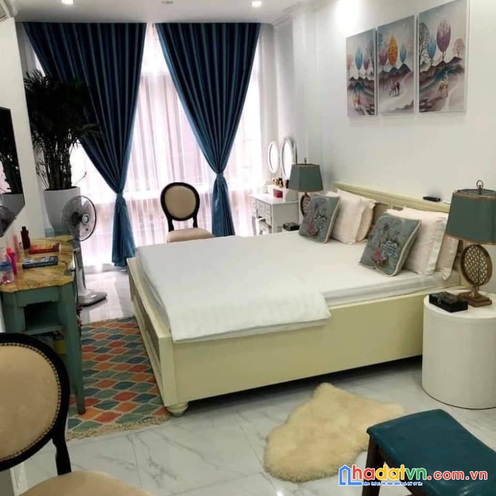 Bán nhà đẹp ngọc khánh - 5 tầng x 35 m , 5,5 tỷ