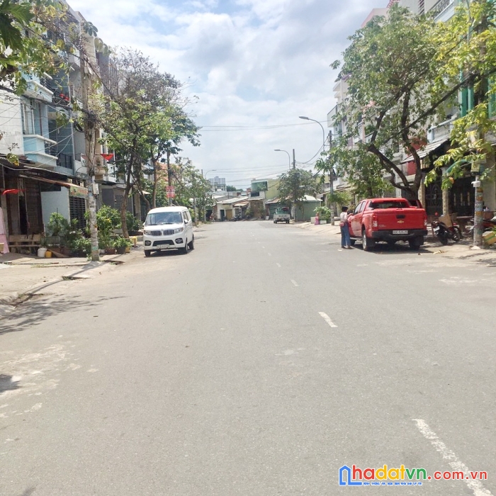 Bán nhà 2 lầu mặt tiền 32m đường võ liêm sơn phường 4 quận 8