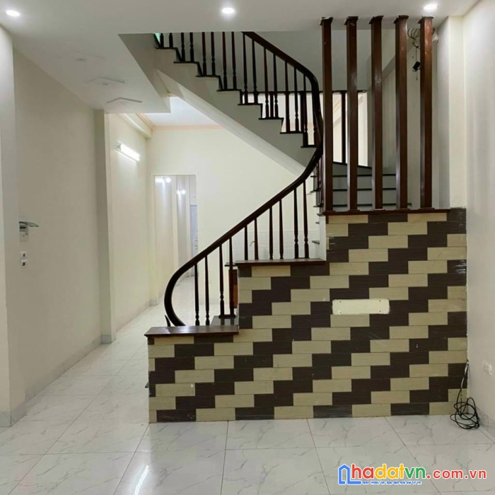 Hiếm... mặt phố lê lợi, 129m2, bệnh viện sơn tây, kinh doanh bất chấp, giá trị tương lai tăng phi