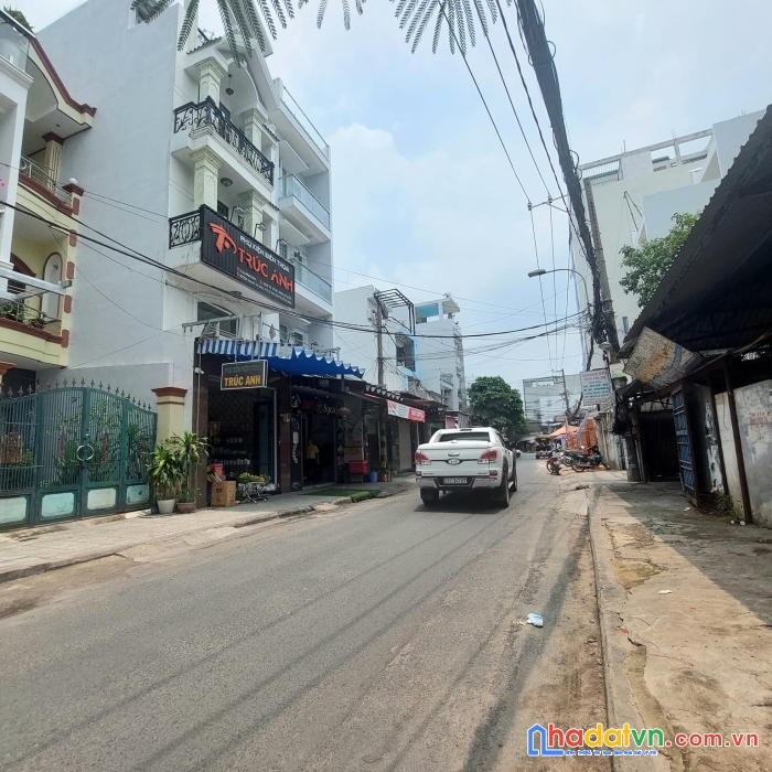 Bán nhà mới 5 tầng đẹp nhất trục đường, hẻm to như đường chính,thông tú phía-tân