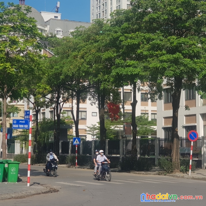 Bán nhà 200m2 mặt phố trần văn lai mễ trì mỹ đình hà nội kinh doanh 30 tỷ.