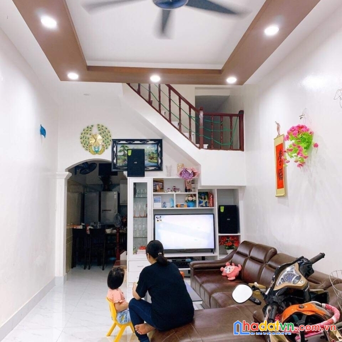 Bán nhà phường cống vị, ba đình, vị trí đẹp, 2 thoáng, 36m2, 4m, giá chỉ 3.75 tỷ.