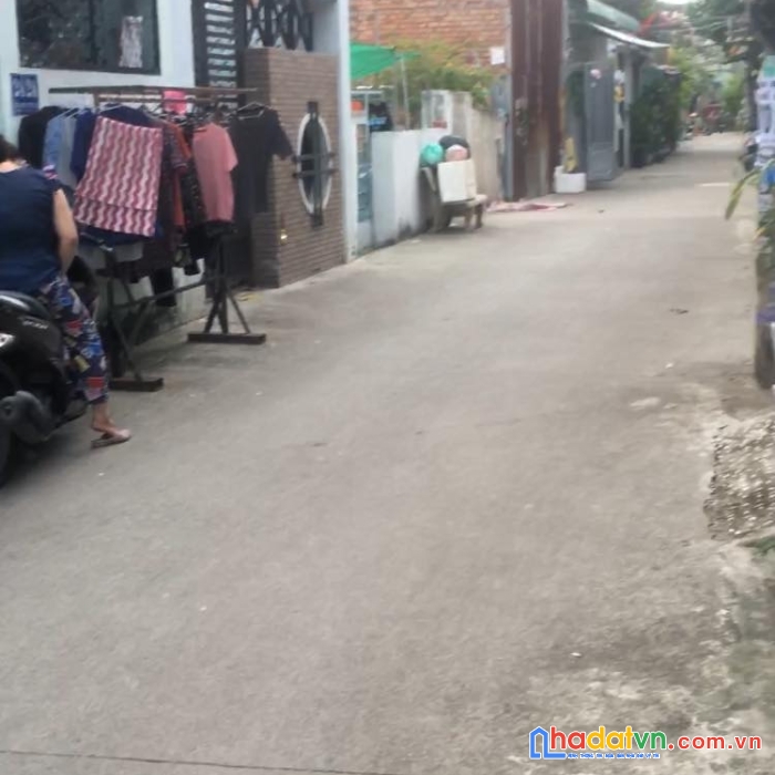 Bán nhà...
đường nguyễn văn quá p tân hưng thuận q12
gần trường cấp 2. 3 chợ cây sộp.