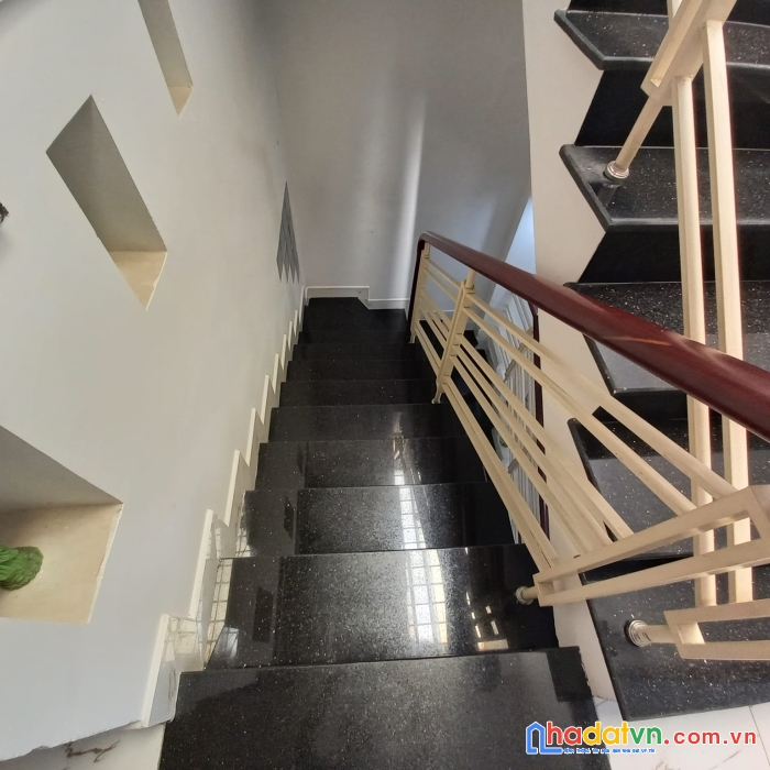 Nhà 2 tầng đường số 27 gần gigamall phạm văn đồng 65m2 giá 6.45 tỷ.