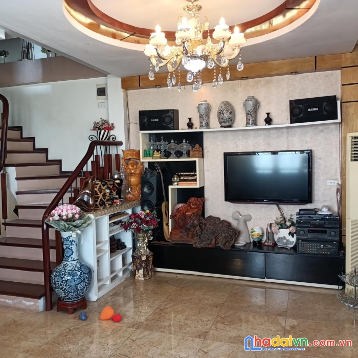 Siêu phẩm mới đẹp phố quan hoa - cầu giấy - 46m2x5t - giá chào 9.6 tỷ - ngõ thông -  oto qua nhà