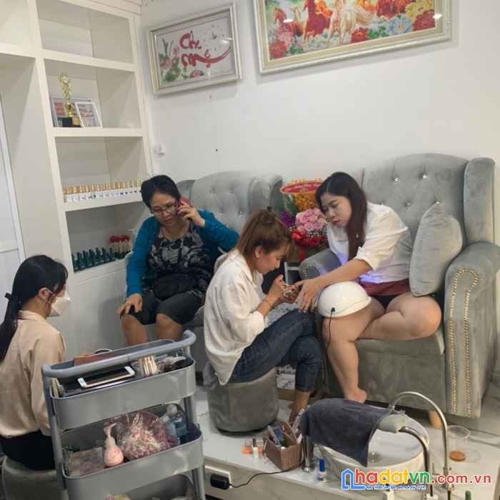Cần sang nhượng tiệm nail 70tr tại 16 lô d chung cư hà kiều
