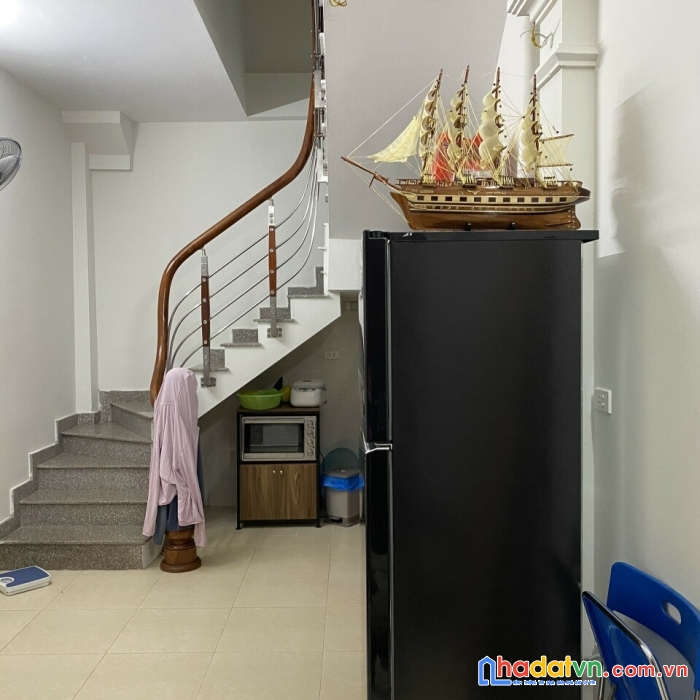 Nhỉnh 3tỷ ngọc thụy long biên 60mx2t ôtô đỗ cửa