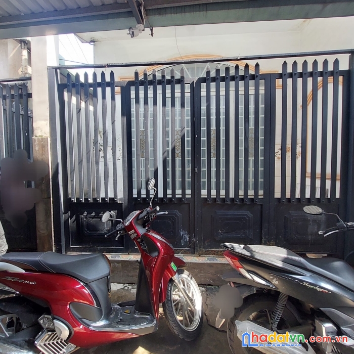 Nhà ngay chợ đêm linh trung, 1 gác lửng, 55m2, giá 2,4 tỷ, tp thủ đức