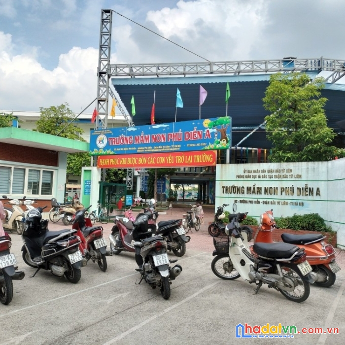 Đất phú diễn - một bước ô tô hai bước ra phố - lô đất vàng duy nhất còn sót lại - tiền nhỏ xinh.