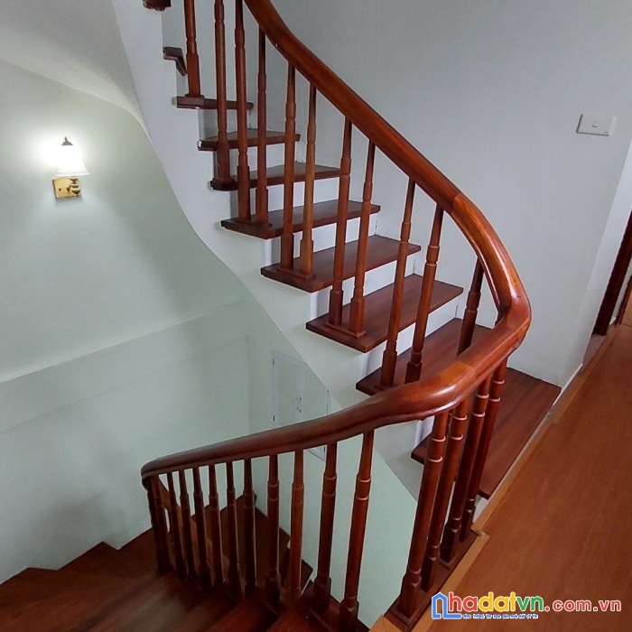 Hiếm bán nhà đại mỗ kinh doanh, ô tô tránh, 2 mặt tiền dt 50m2 3t giá 6 tỷ