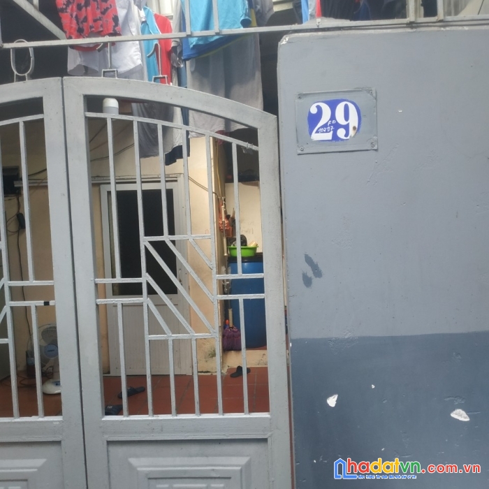 Bán đất chùa hàng tặng 2 nhà cấp 4