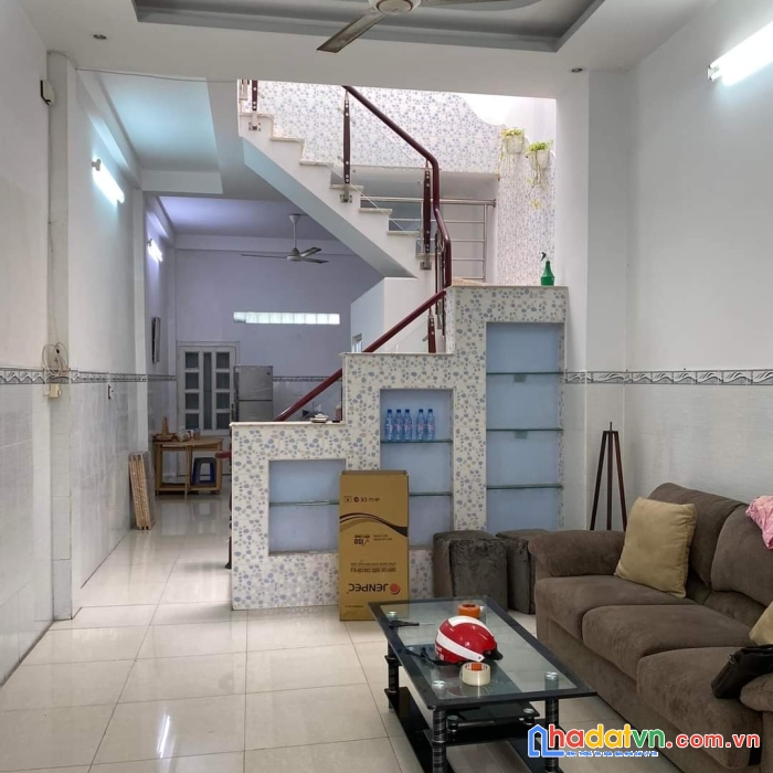Bán nhà mặt tiền đường 12m, quận 12, dt: 60m2, giá nhỉnh 5 tỷ